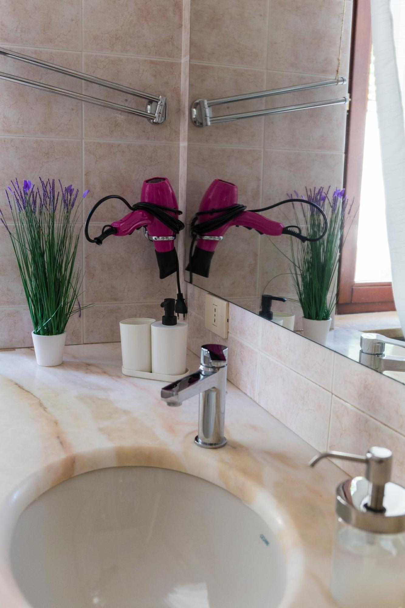 Limone - Giardino Privato & Accesso Indipendente -